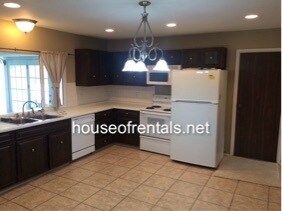 Foto del edificio - 3100 Edgewood Ct