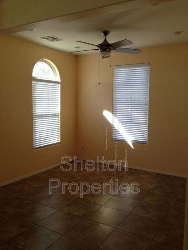 Foto del edificio - 21060 W Elm Way Ct