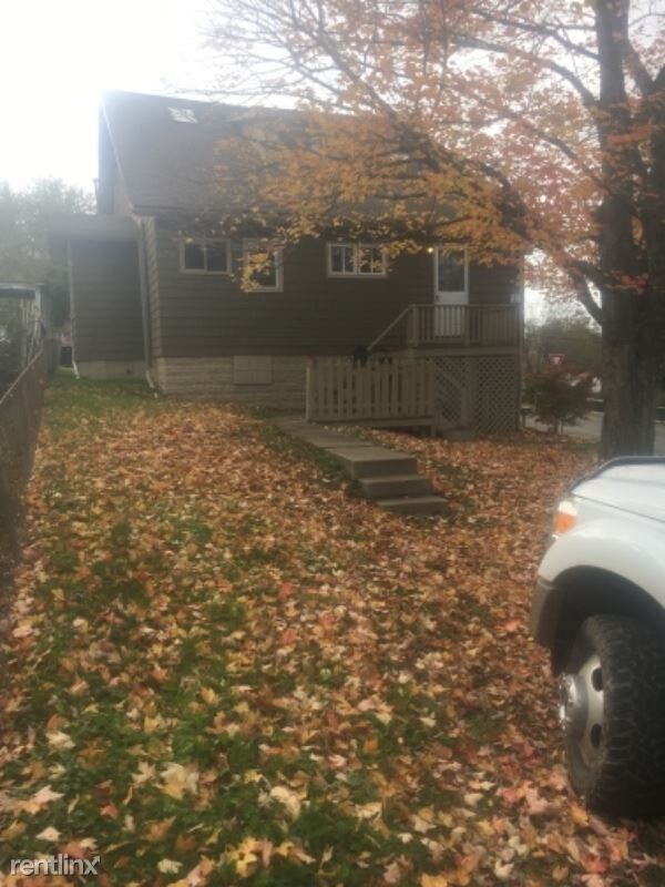 Building Photo - 400 Burrows Ave