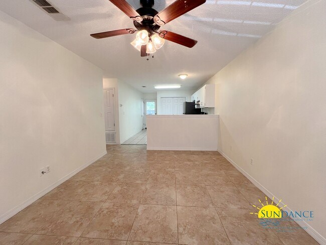 Foto del edificio - Great 2 Bedroom Home in a Gated Community ...