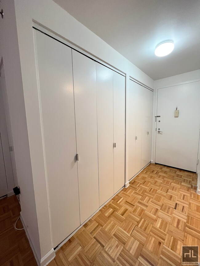 Building Photo - Large Alcove Studio in Luxury Building in ...