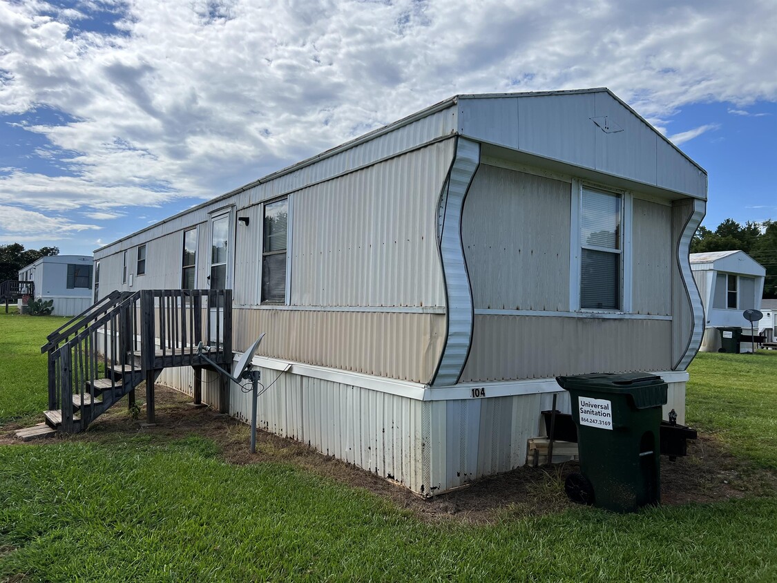 Primary Photo - 104 Harris Ct