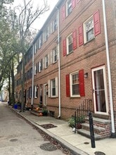 Building Photo - 838 Kater St