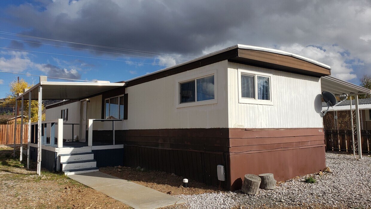 Primary Photo - 2 Bedroom / 2 Bathroom Manufactured Home a...