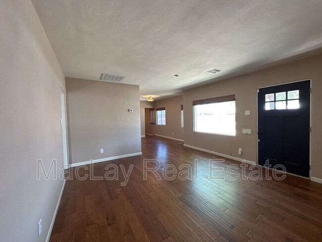 Foto del edificio - 1501 E Palm Ln