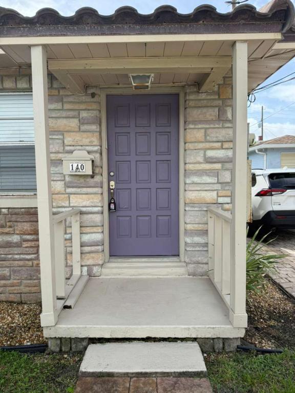 Foto del edificio - 140 Frazar Rd