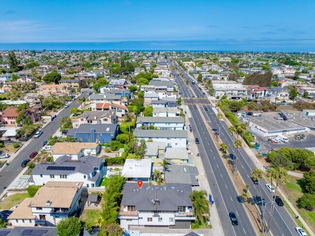 Foto del edificio - 1542 Manhattan Beach Blvd