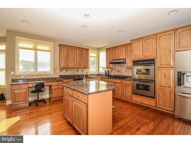 Foto del edificio - 19 Meadowlark Dr