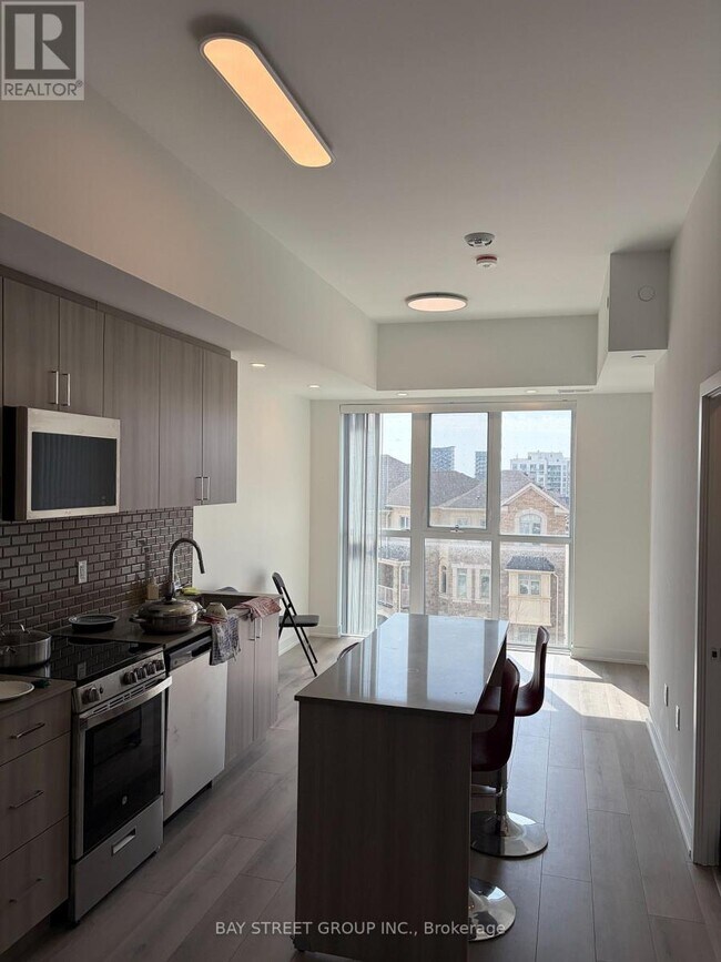 Photo du bâtiment - 1005 Dundas St E