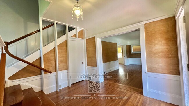 Foto del edificio - Charming and Spacious 4 bedroom Home in the Heart of Elmwood