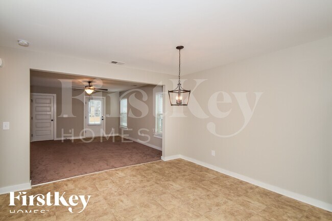 Foto del edificio - 155 Deer Creek Dr