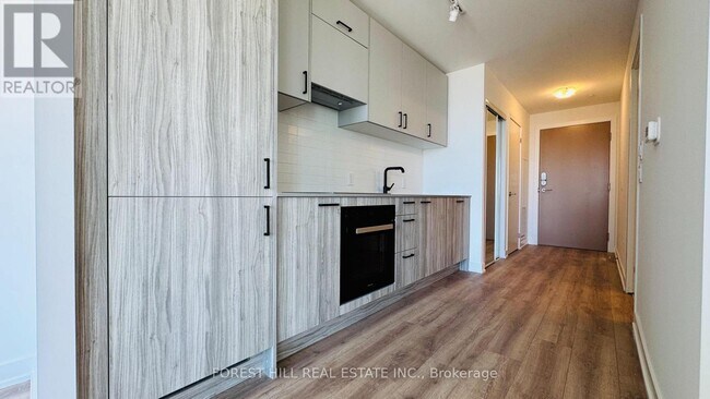 Building Photo - 1 Quarrington Ln