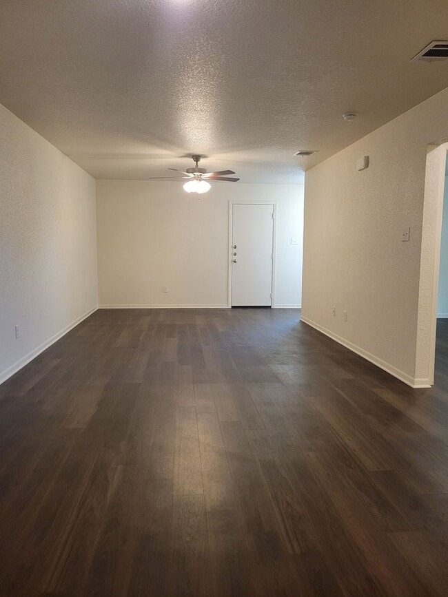 Building Photo - 504 S Juanita Dr