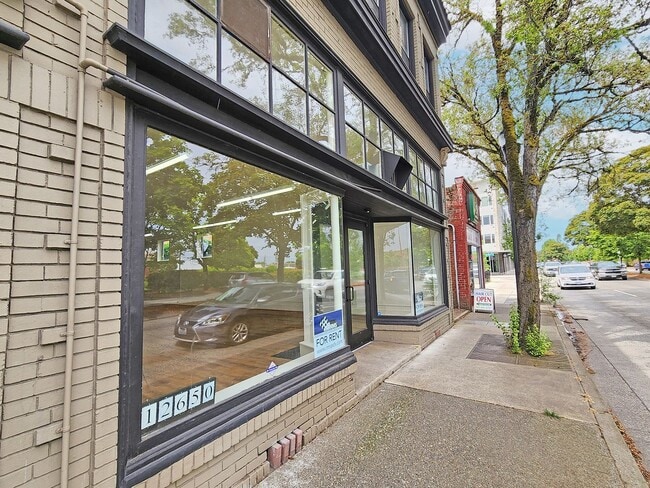 Building Photo - 12610 SW Farmington Rd