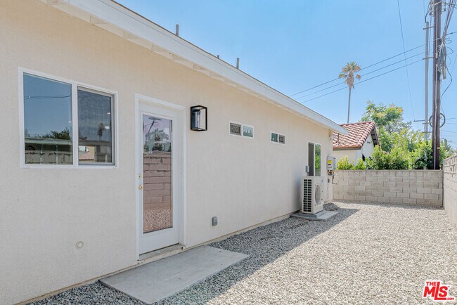 Building Photo - 1221 N Azusa Ave