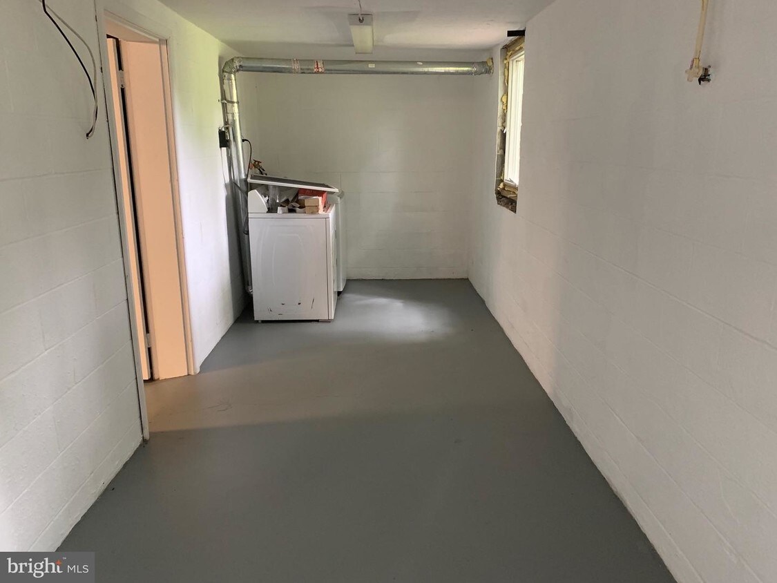 164 Fairmont Ave, Shepherdstown, WV 25443 House Rental in