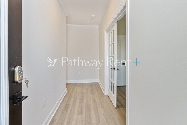 Foto del edificio - 2033 Transatlantic Ave