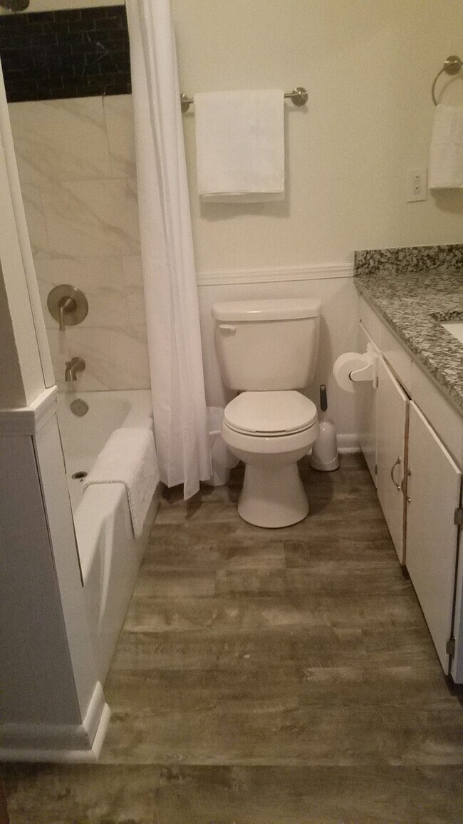 Foto del edificio - 448 Rolling Hills 3rd St