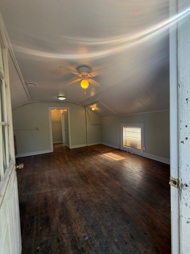 Building Photo - 314 N Webb St