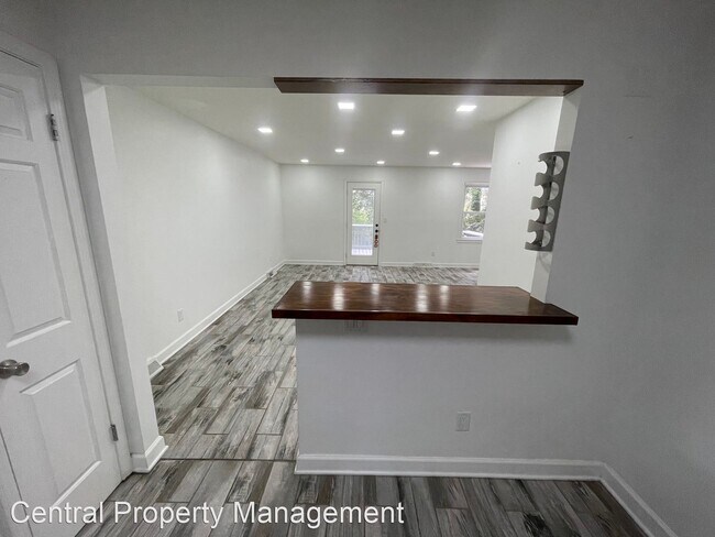 Building Photo - 3 br, 2 bath House - 108 Village Court