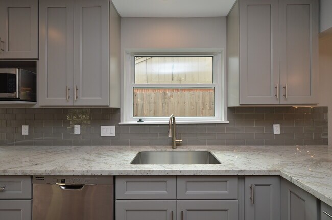 Building Photo - 4603 Sylvan Glen Dr