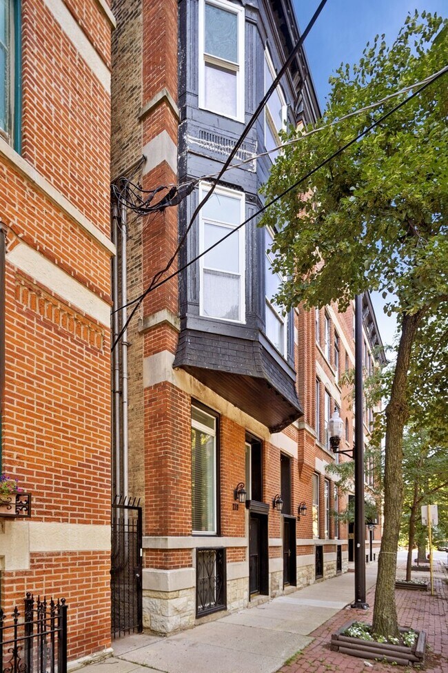 Foto del edificio - 219 W Wisconsin St