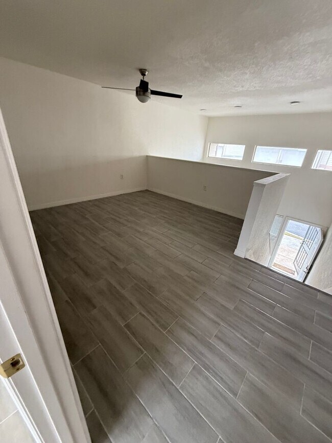 Photo - 3977 Crayrich Cir House