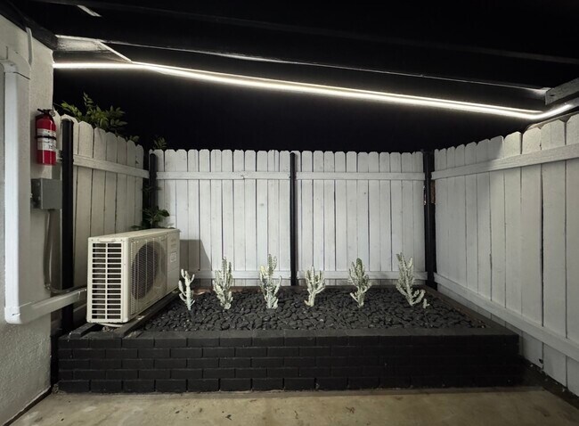 Foto del edificio - 919 E Grand Ave