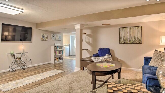 Building Photo - 913 Meadow Ridge Ct
