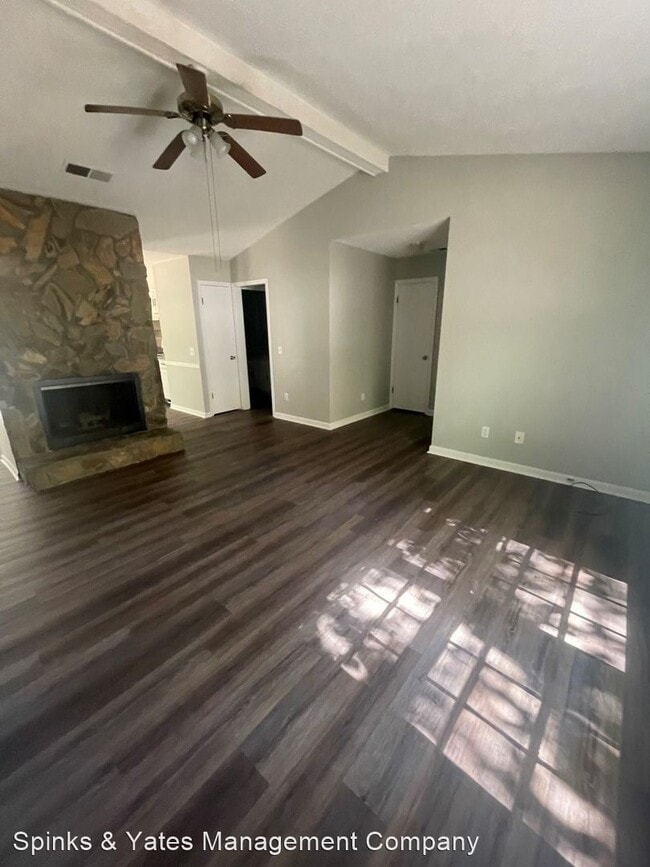 Building Photo - 3 br, 2 bath House - 402 Woodland Dr.