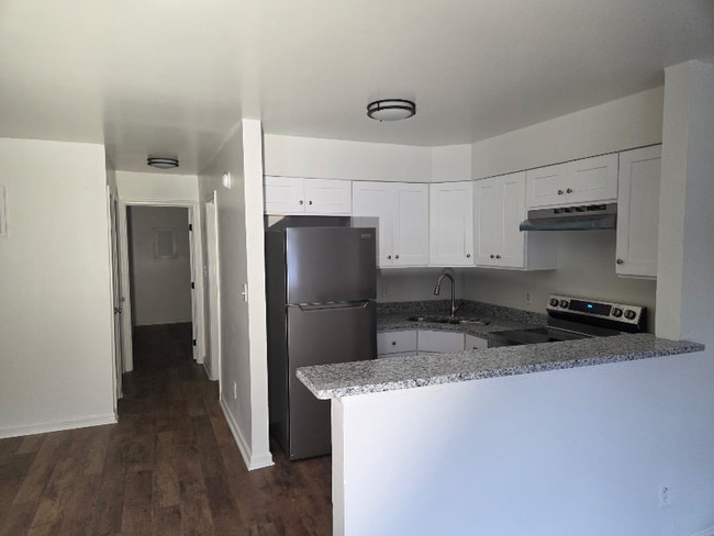 Photo - 1012 W 36th St Apartment