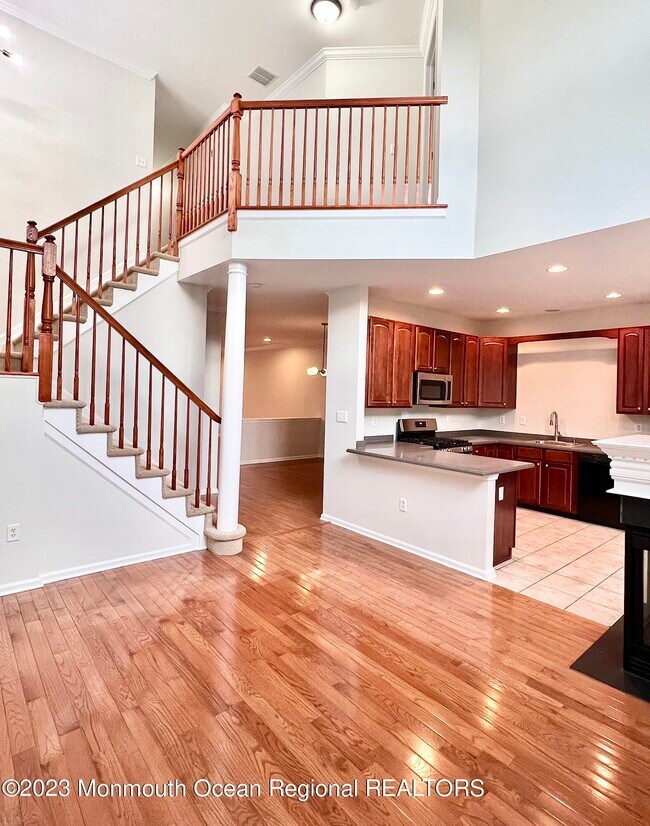 Building Photo - 15 Deepwater Cir