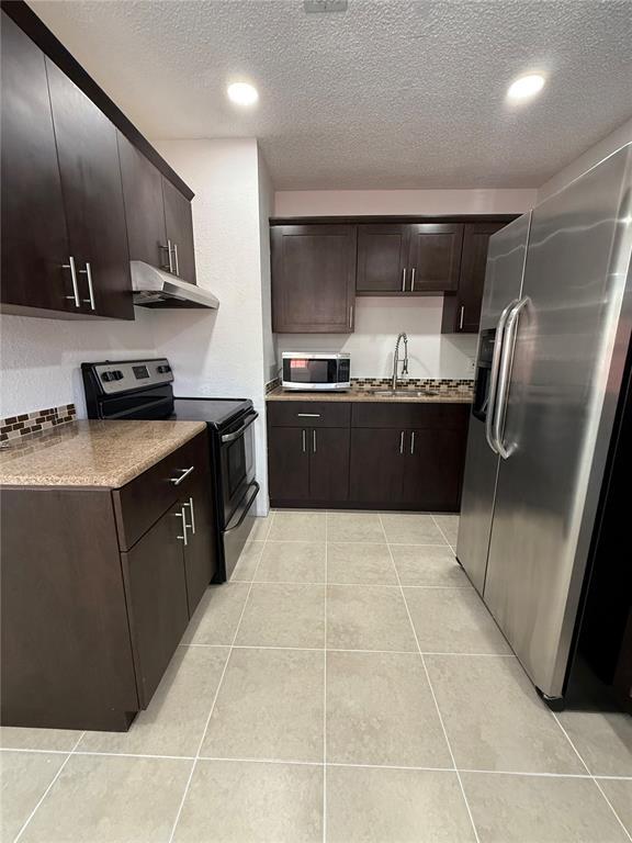 Foto del edificio - 821 SW 9th St