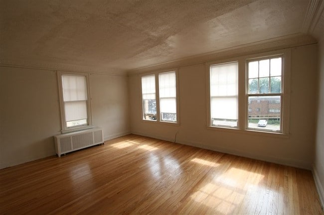 Building Photo - 1 br, 1 bath Apartment - Sonoma Apartments