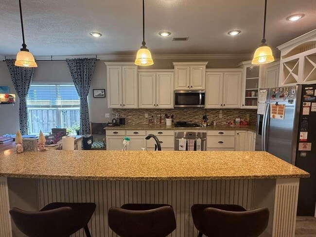 Foto del edificio - 703 Nutmeg Ave