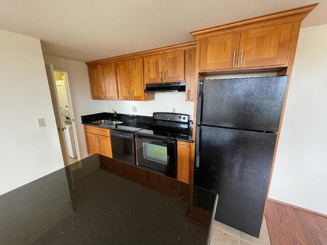 Foto del edificio - To register for the showing time below, no...