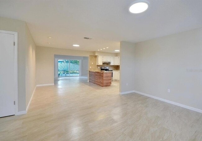 Photo - 757 Evangeline Ave House