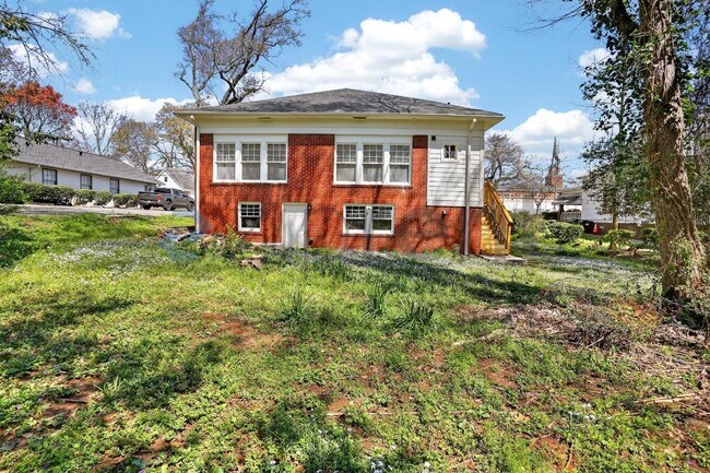 Building Photo - 1656 Ware Ave