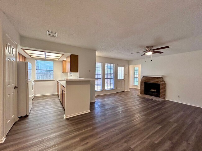 Building Photo - 9315 KEMPLER DR