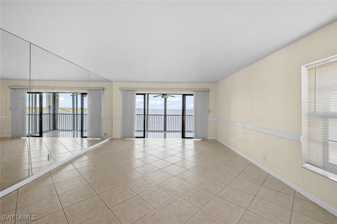 Primary Photo - 3350 N Key Dr
