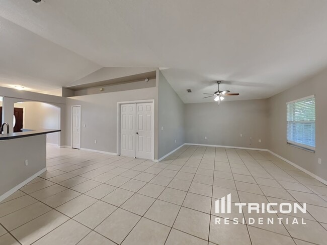 Building Photo - 24 Pineland Ln