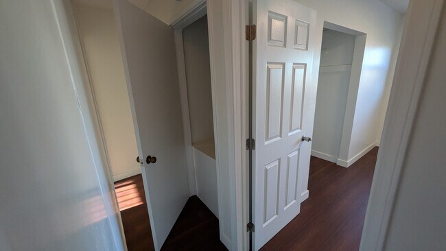 HALLWAY - 4111 Abner St
