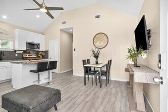 Building Photo - 286 Westchase St