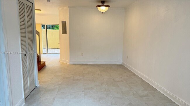 Foto del edificio - 7752 SW 95th St