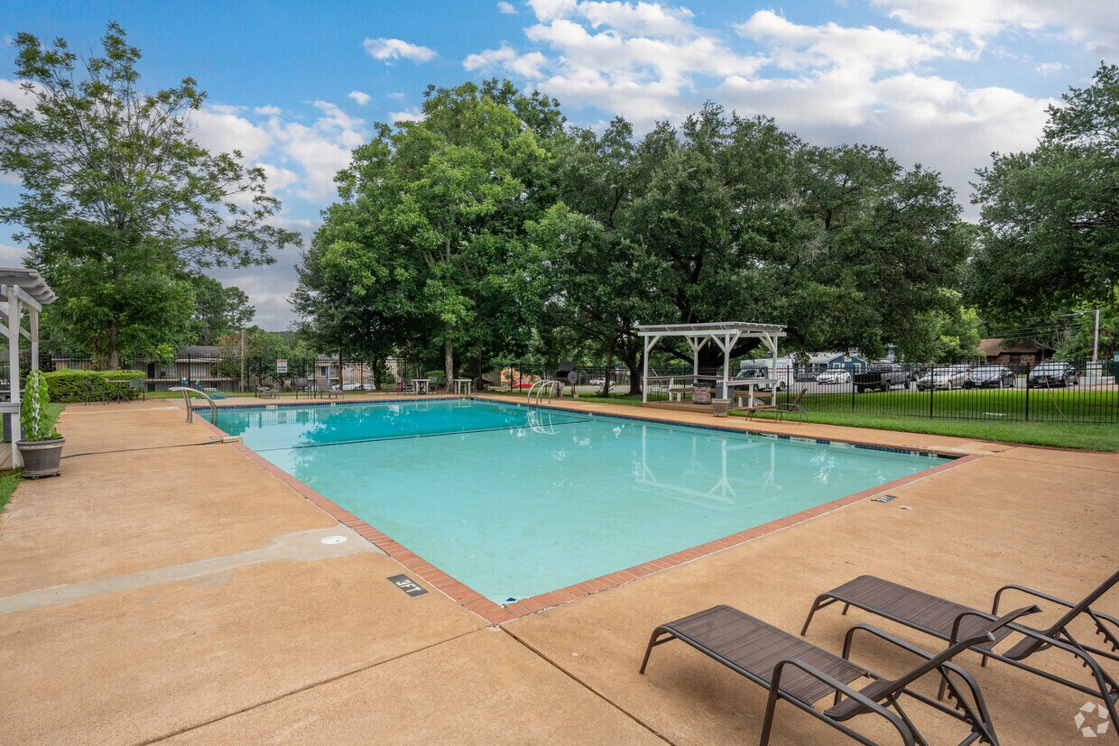 Foto principal - Uptown Apartments