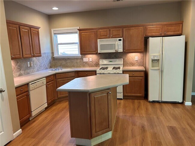 Foto del edificio - 130 Creekwood Tr