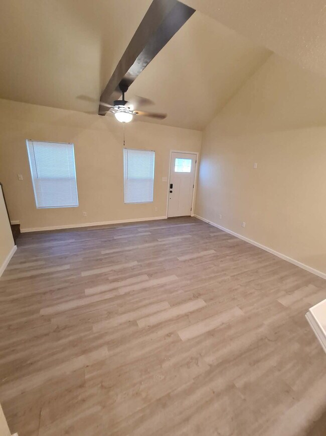 Foto del edificio - 527 Oak Lawn Dr