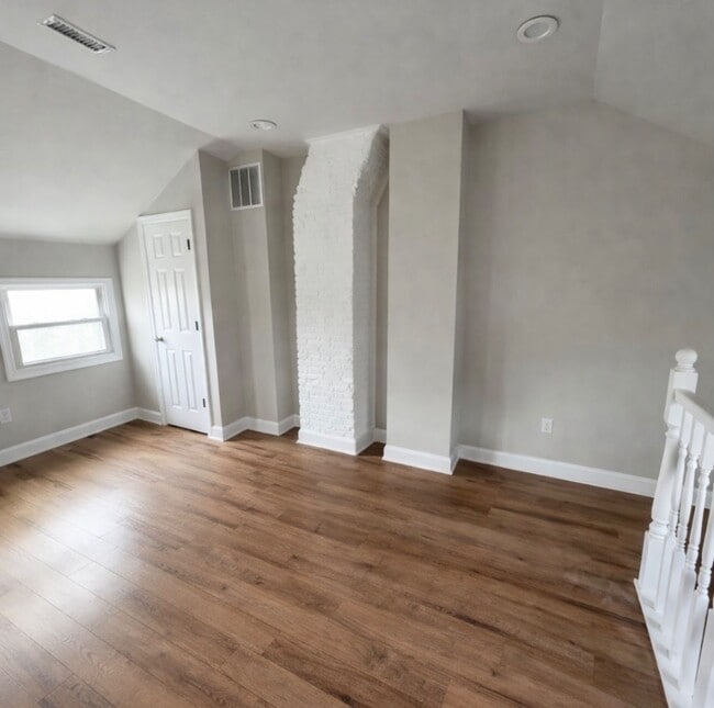 Photo - 804 S Darby St Townhome