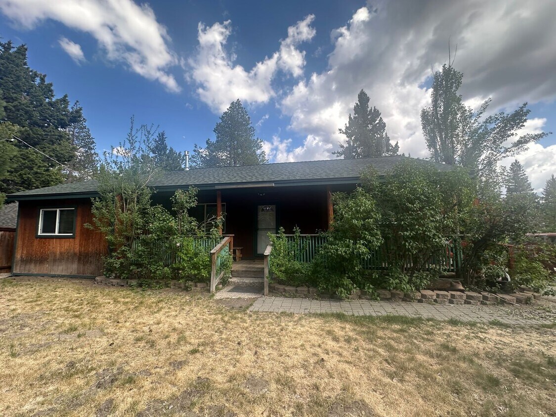 Foto principal - Charming 2 Bedroom, 2 Bathroom Home in Qui...