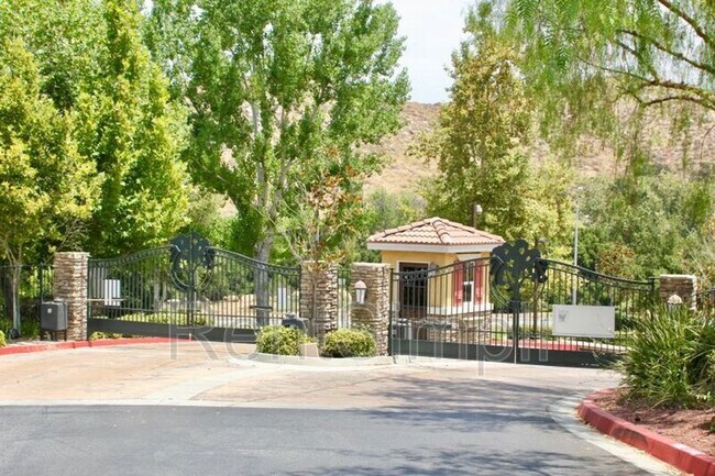 Foto del edificio - 30505 Canyon Hills Rd